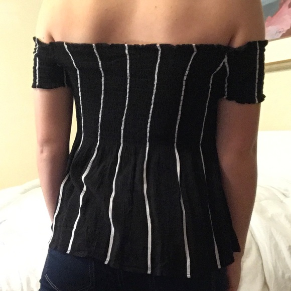 Off shoulder striped blouse - Picture 3 of 4